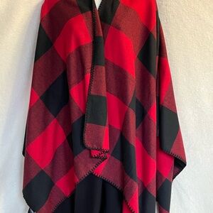 Elegant NWT Red and Black Checkered Women's Poncho